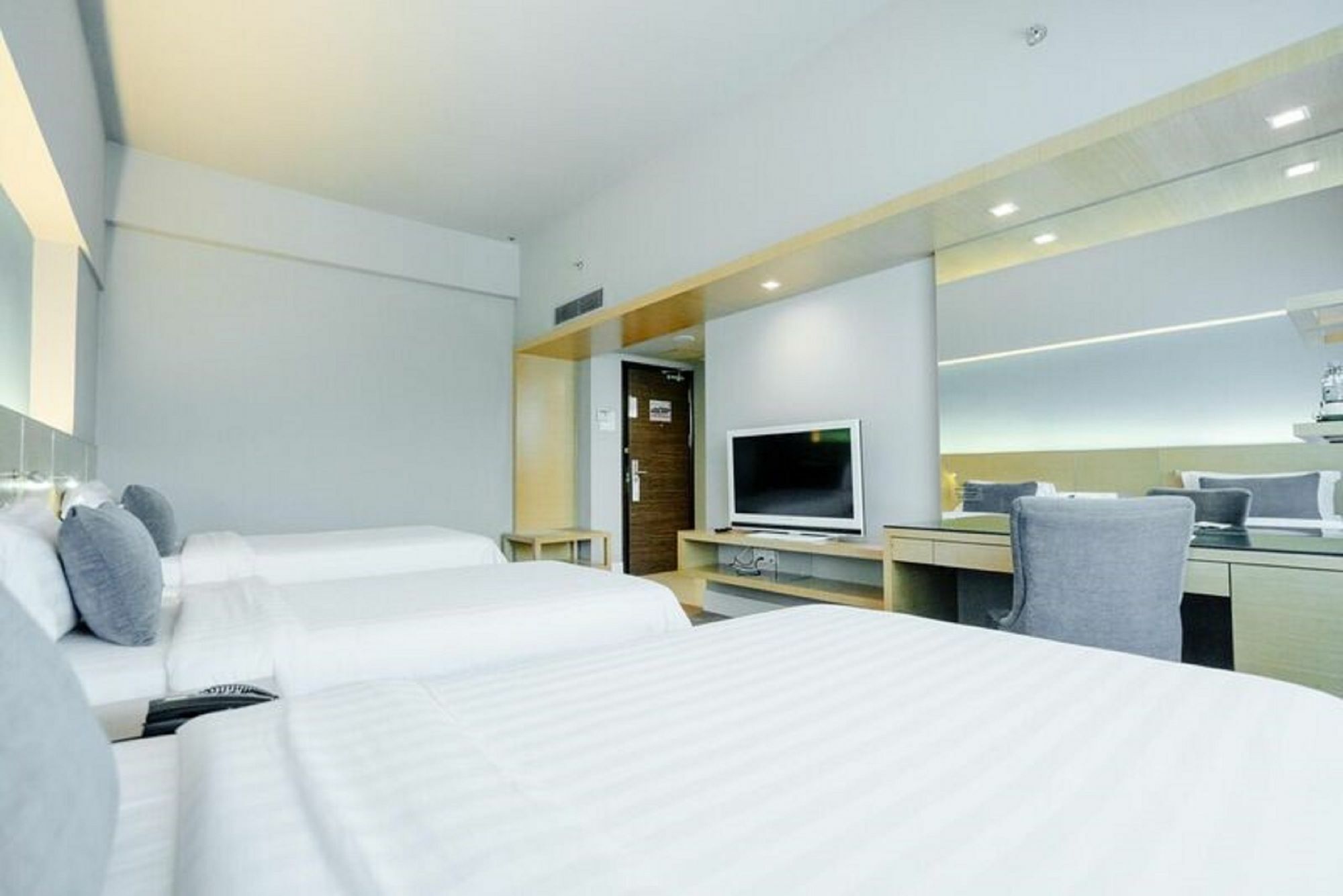 Raia Hotel Kota Kinabalu Exterior foto